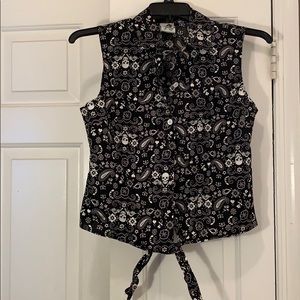 Skull bandana sleeveless tie front top